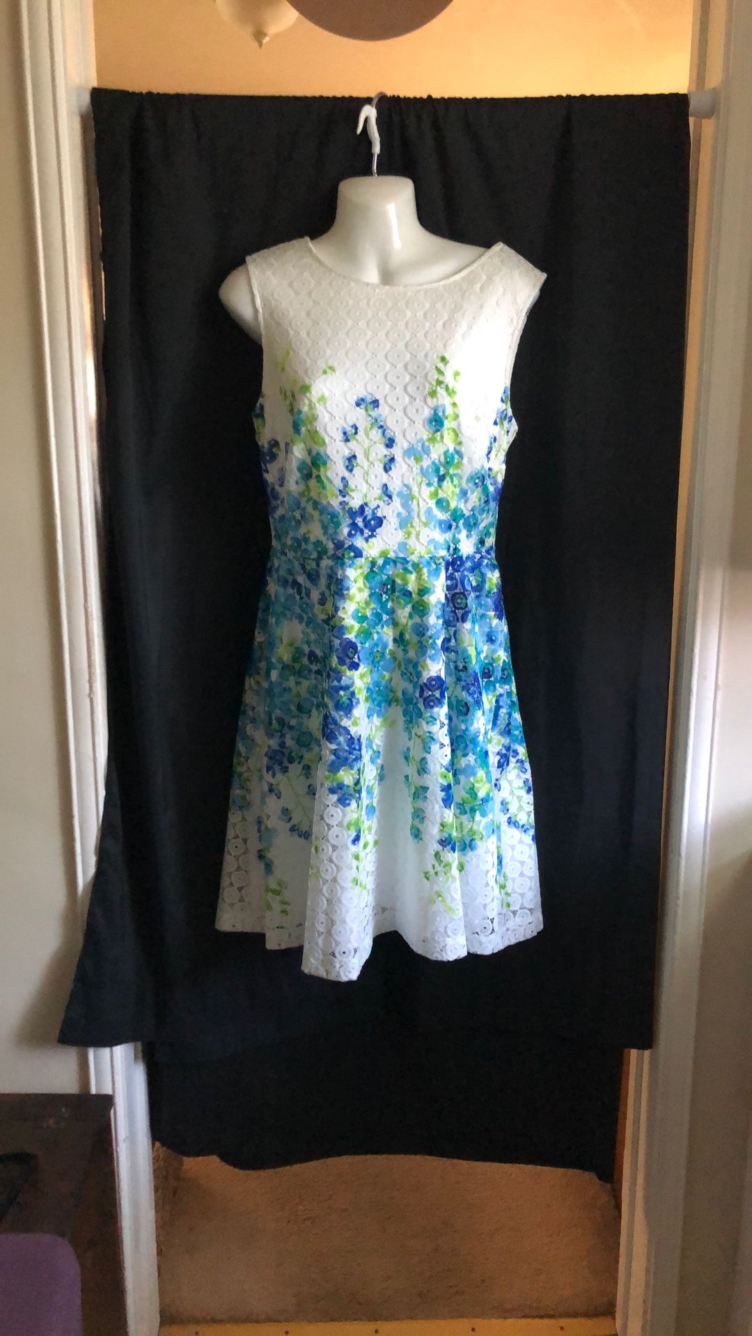 BEAUTIFUL LADIES DRESS Size 10