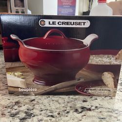 Le Creuset Soupiere