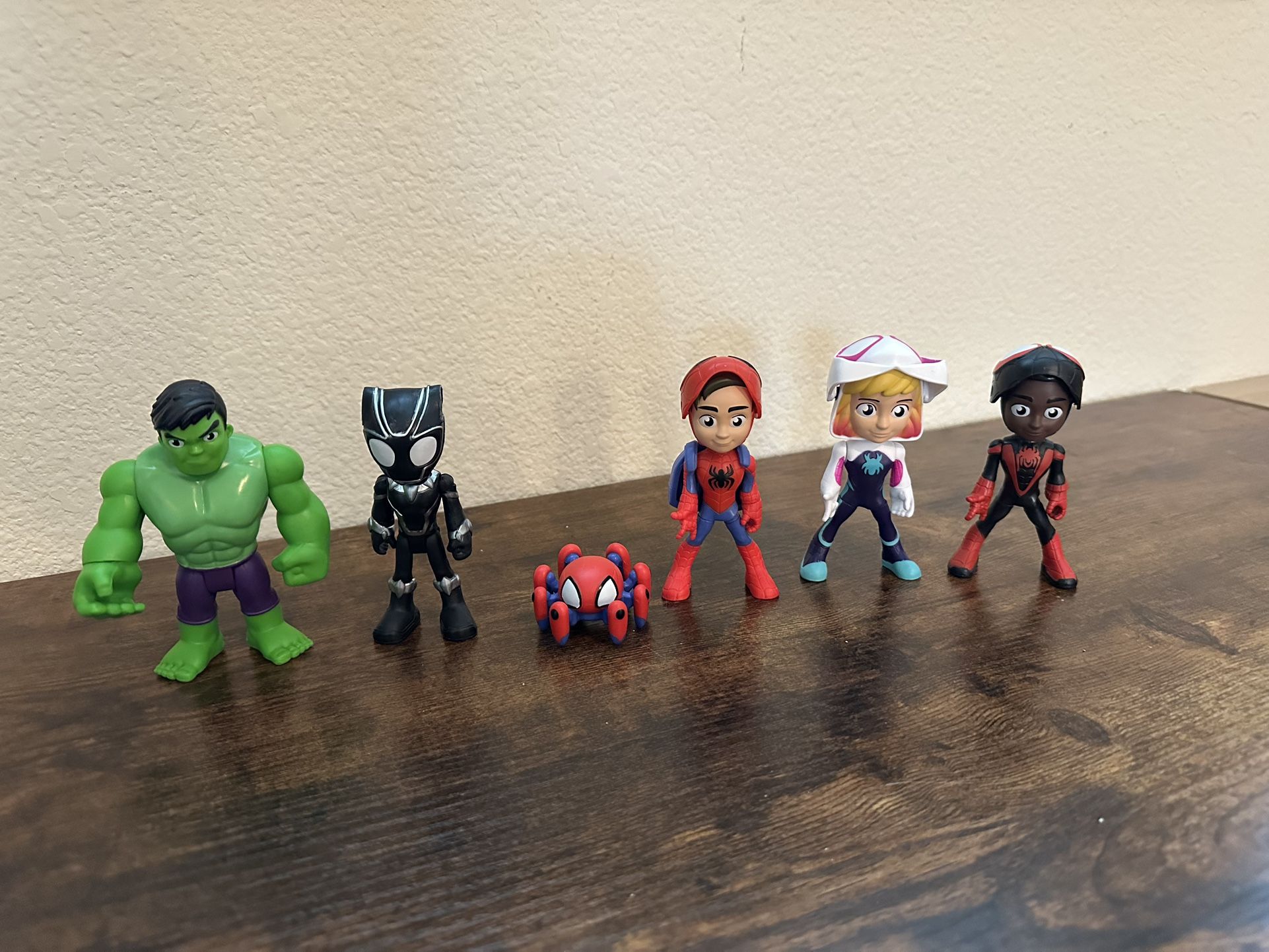 Spidey and his amazing friend 4 inch action figure toys with mask-flip features