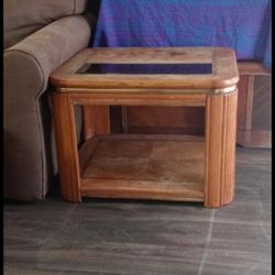 Big End Table With Glass Pickup Between M-F 2:00-5:40 S-S 2:00-4:40 Rainbow/Charleston Cash Only Read Description Real Wood