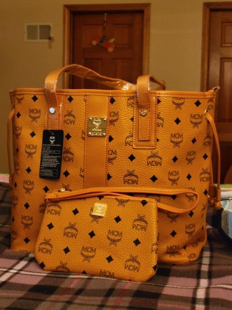 BRAND NEW PURSE & SMALL COIN POUCH.....😊😍