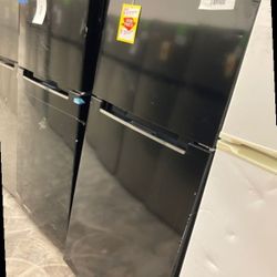 Magic Chef ❄️ Refrigerator ❄️ HMDR100BE TP1