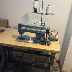 Singer 20U industrial sewing machine