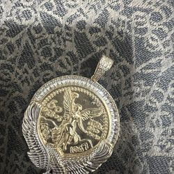 10k Cuban Link Chain With Pendant