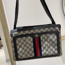 Vintage Gucci Bag With Adjustable Strap 