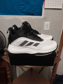 ADIDAS   OwnTheGame   3.0