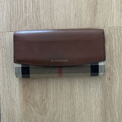 Burberry Continental Wallet - Canvas