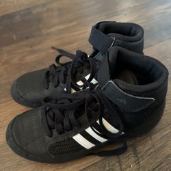 $20 Size 2 Youth Boys Adidas Wrestling Shoes