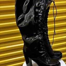 Patent leather Knee High Boots- Size 9 (ISNOM Brand)