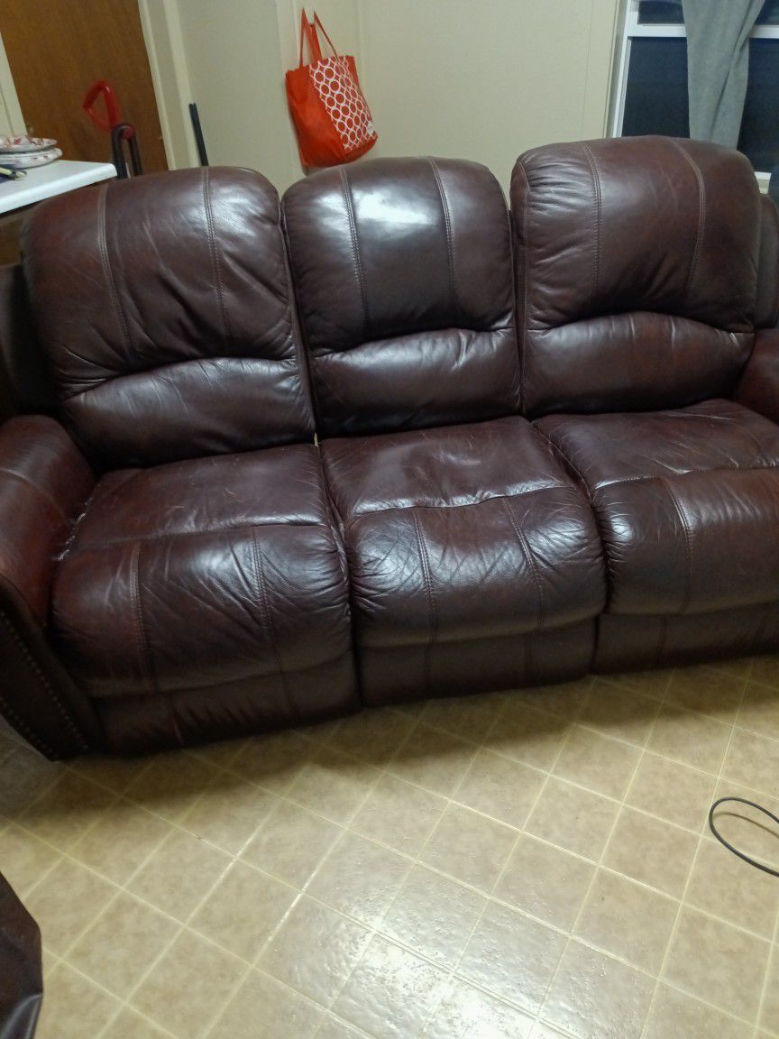 Leather Couch and Loveseat (4 Recliners)