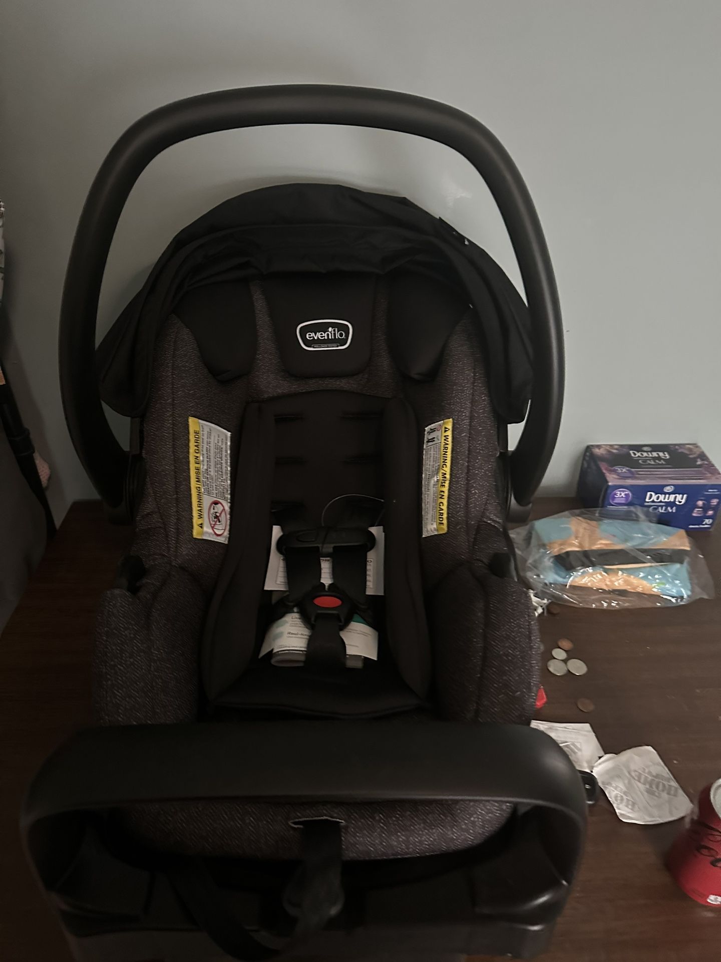 Evenflo Car seat And Base Infant Seat
