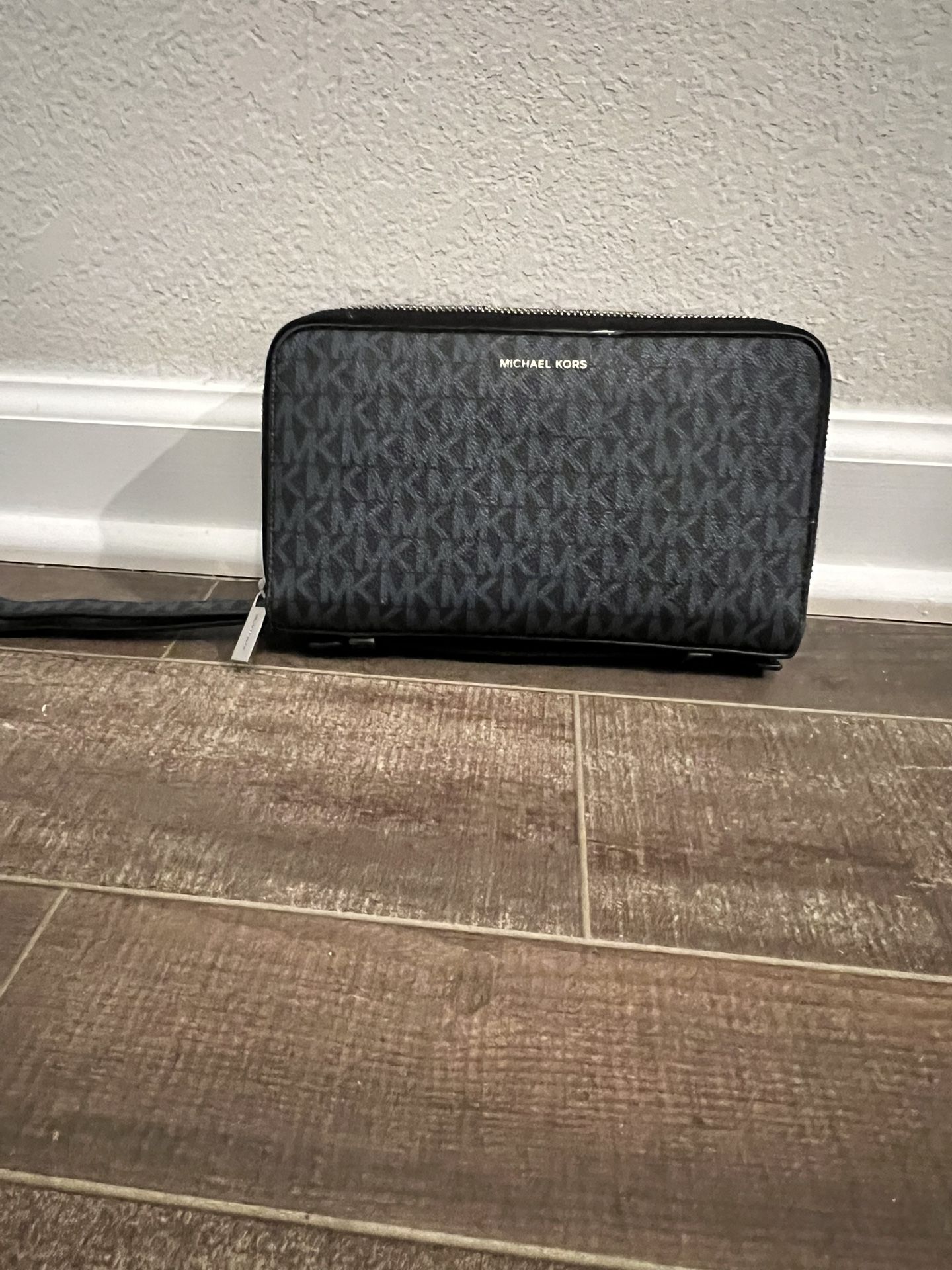 Michael Kors Large Wallet Wristlet
