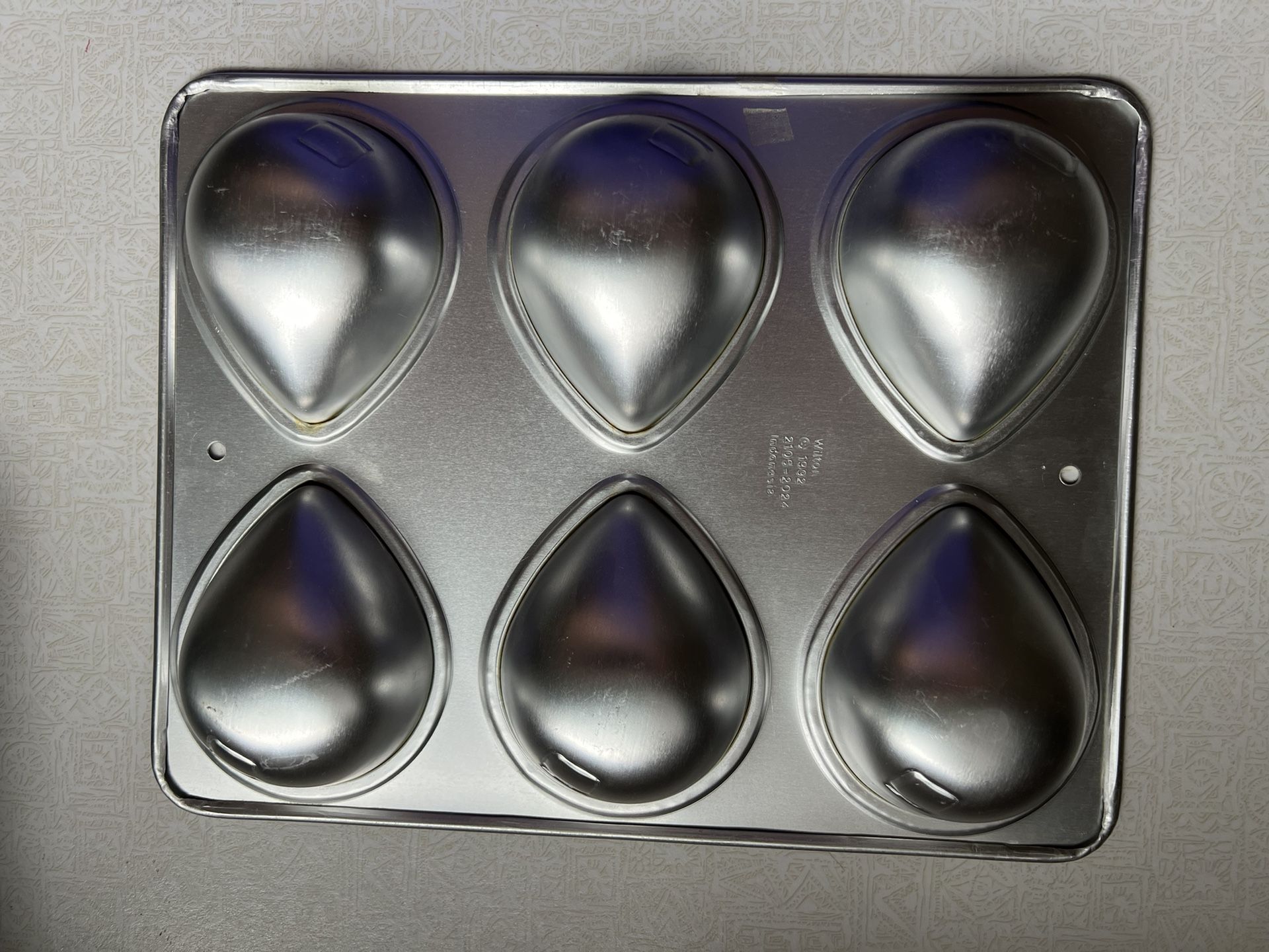 Wilton Cake Pan Mini Balloons