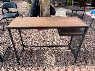 Computer desk