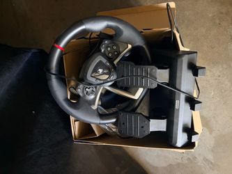 gaming steering wheel and pedals