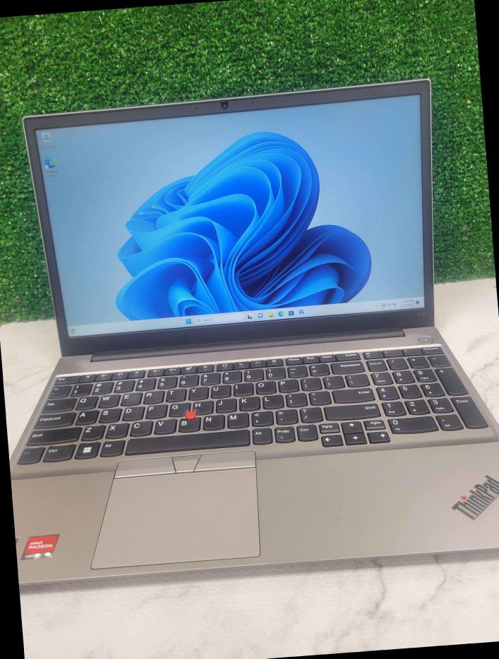 Lenovo ThinkPad e15 gen 4 AMD Ryzen 5, 16 GB ram 500 GB SSD