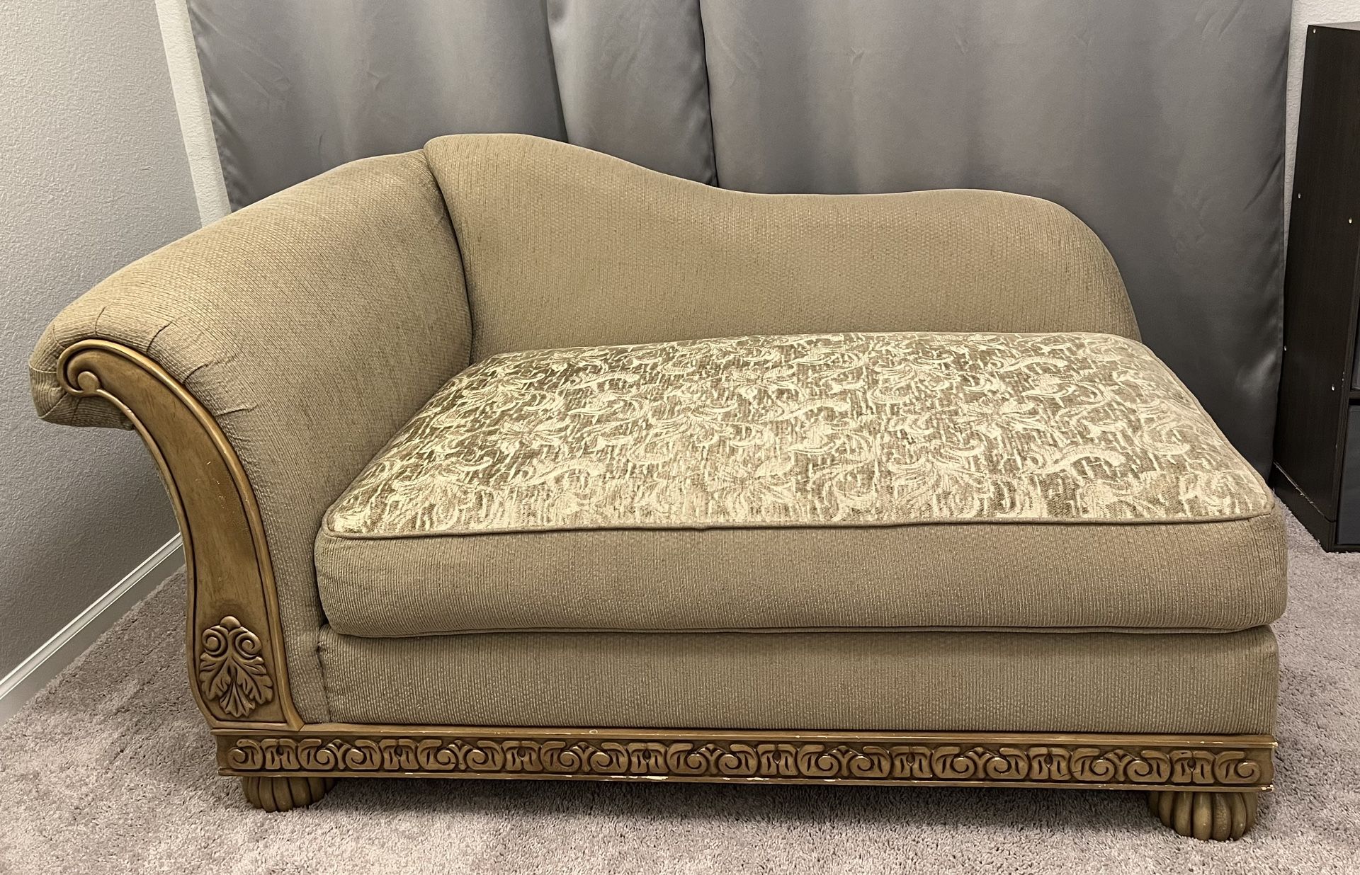 Chaise Lounge