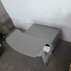 Kid’s Delta Desk