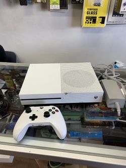 Xbox one S 1TB with games & controller