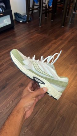 Saucony Size 9