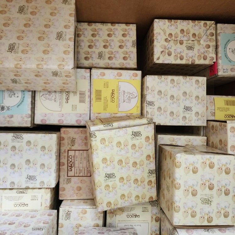 🚨 Lot of 70 Precious Moments Figurines – Random Vintage Mix (1980s-1990s)