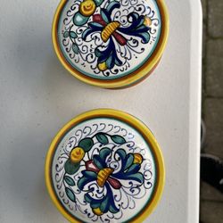 Deruta Italy Vintage And Vibrant Round Ceramic Jewelry  Box