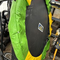 Trampoline 5 Ft. 12 In Legs.   Holly Area. 40$