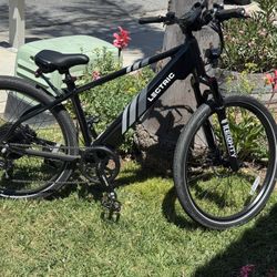 Lectric Xpress 750 Electric Bike like New) 