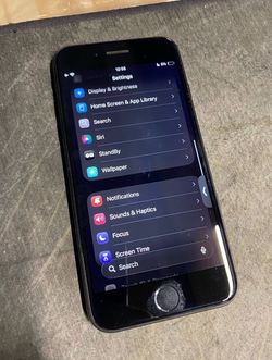 $99 iPhone SE 2nd gen 64gb UNLOCKED