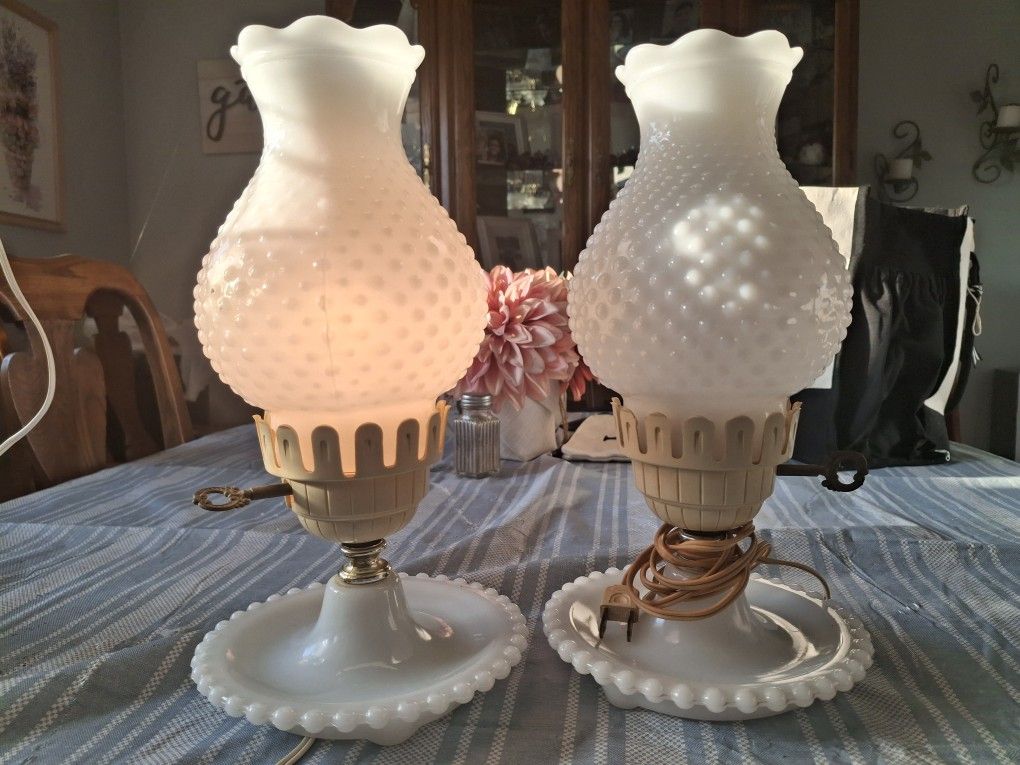 NICE SET OF VINTAGE SMALL MILK GLASS TABLE LAMPS WORK GREAT