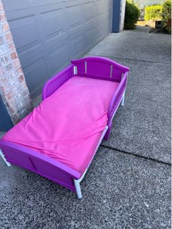 Toddler bed /mattress