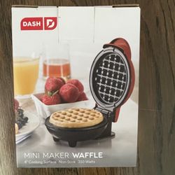 Mini waffle maker