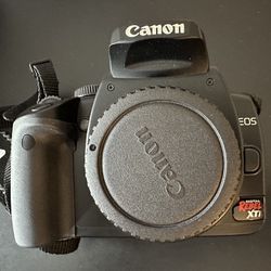 Canon Rebel XTi Digital Camera with 55-200mm Lens