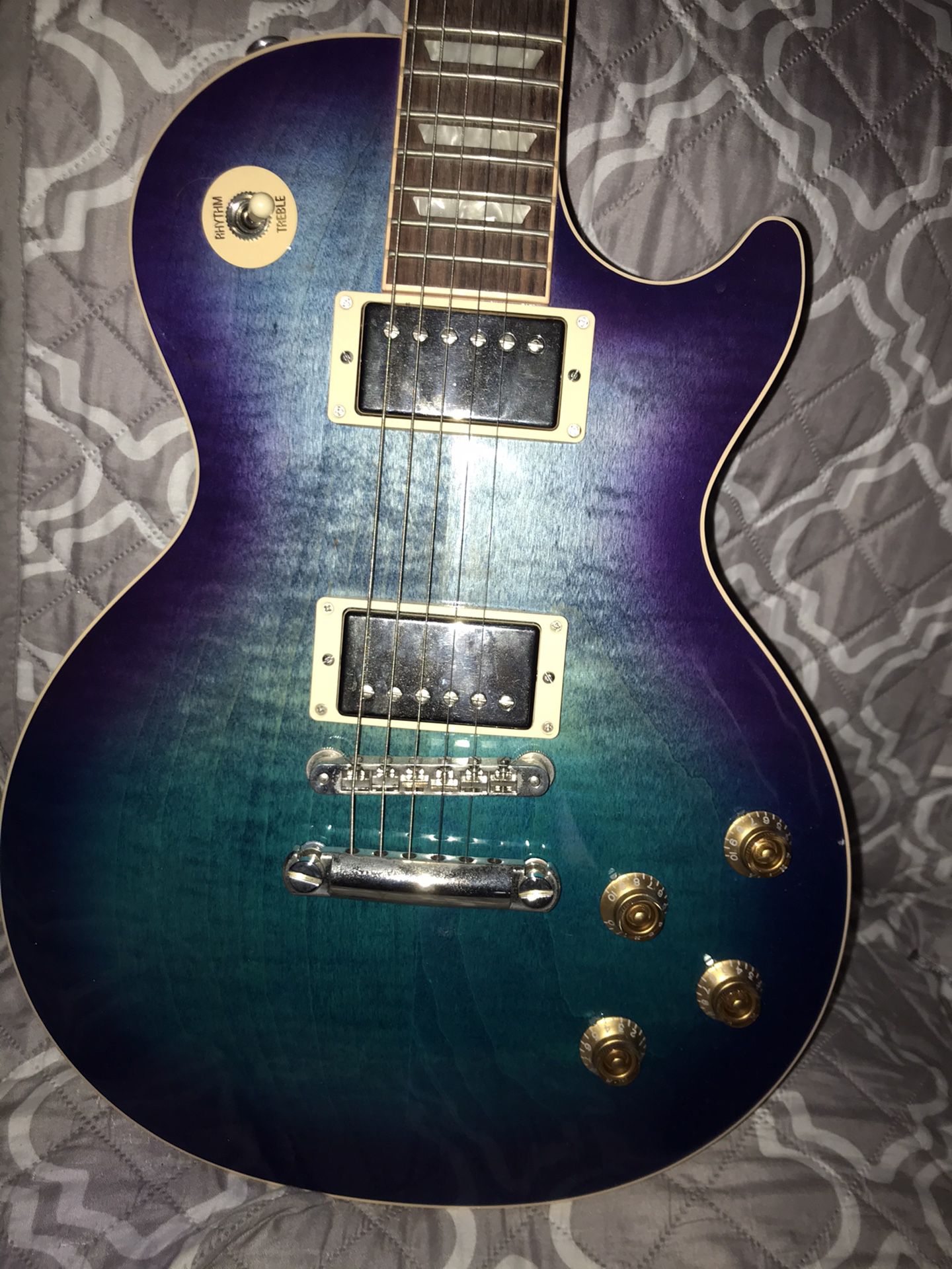 gibson-limited-edition-les-paul-traditional-electric-guitar blueberry burst