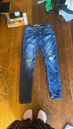 Levi’s ripped skinny jeans