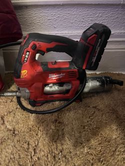 Milwaukee M18 Cordless Grease Gun