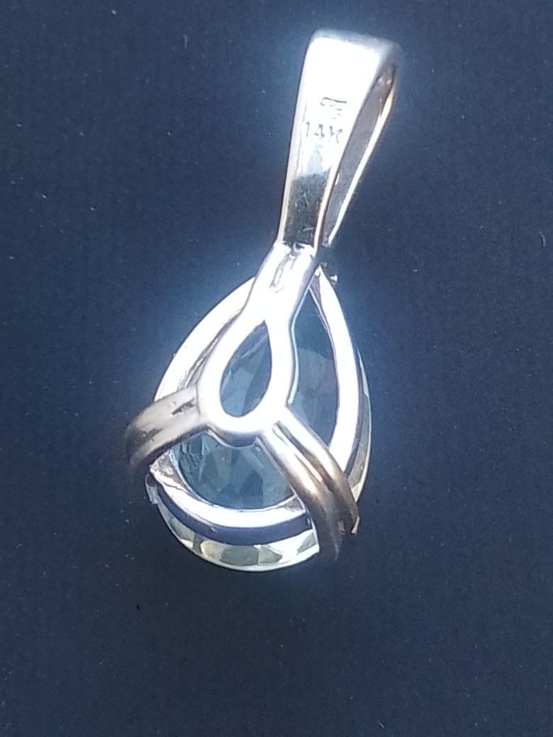 14k White Gold Topaz Diamond Pendant