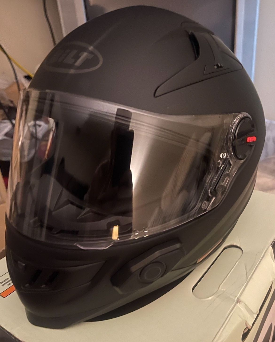 MOTORCYCLE HELMET ➡️ B̳R̳A̳N̳D̳ N̳E̳W̳*UETOOTH