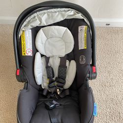 Graco Snugride Snuglock 30 Infant Carseat With Base
