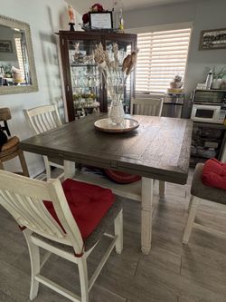 Dinning Table