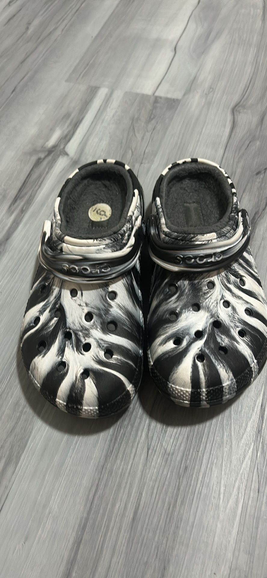 Size 9 Crocs