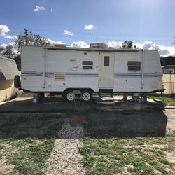 2000 Fleetwood Prowler 26h