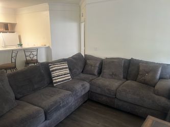 Beautiful/Big Sectional Couch. Very comfortable!