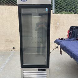 Commercial Refrigerator Merchandiser Atosa MCF8705GR 27 Inch 19.1 cu ft Electric Refrigerator Display 