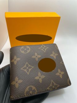 Designer men's Wallet logo pattern (Great deal)