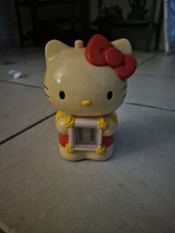 Sanrio 1998 Hello Kitty Button Flip Calendar