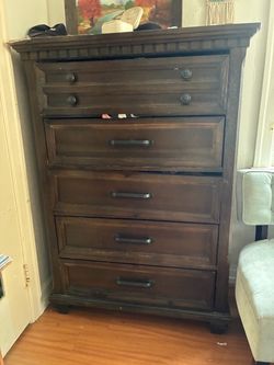 Dresser
