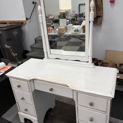 Vintage style make up vanity with stool