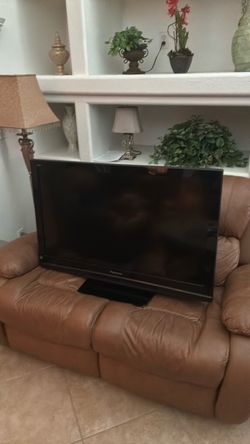 42” Panasonic Tv works great