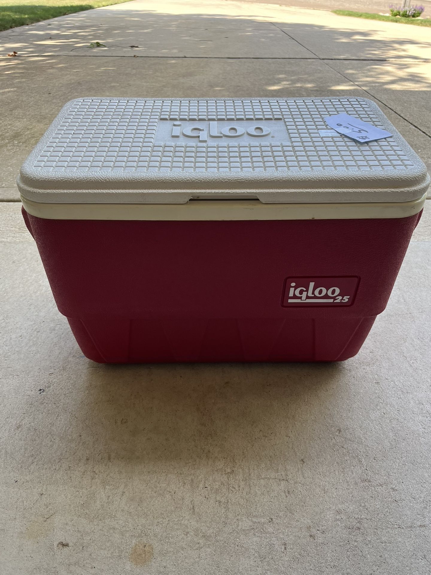 Igloo Cooler 18x10 Inches 12 inches Deep